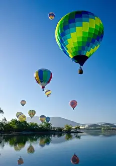 Hot Air Balloons Prints: Hot air balloons over Lake Skinner