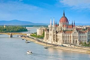 Images Dated 27th August 2017: Hungarian Parliament building, Budapest, Hungary