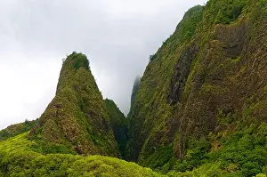 Tropical Climate Prints: Iao Needle on a foggy morning in the Iao Valley State Park on Maui, Hawaii, USA
