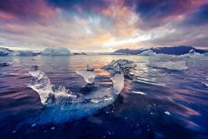 Images Dated 14th June 2016: Icebergs in Jokulsarlon glacial lagoon
