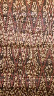 Weaving Prints: Ikat decorated abaca fabric from the Philippines Abaca fibre textiles are reflective and shiny
