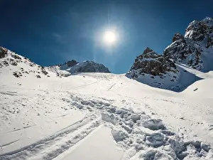 Winter Wonderland Prints: Impressive Winter Landscape: Spectacular Views of Central Asian Mountains