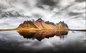 Images Dated 15th June 2016: Incredible landscape of the famous Stokksnes mountains on Vestrahorn cape