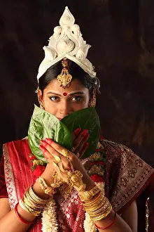 20 24 Years Prints: Indian bride performing traditional ritual