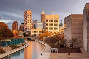 Images Dated 6th November 2017: Indianapolis, Indiana, USA downtown skyline over the river walk