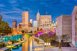 Indianapolis, Indiana, USA downtown skyline over the river walk
