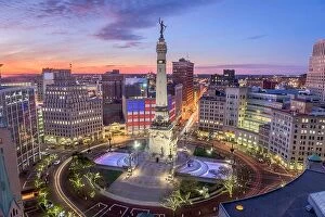 Images Dated 10th November 2017: Indianapolis, Indiana, USA skyline over Monument Circle
