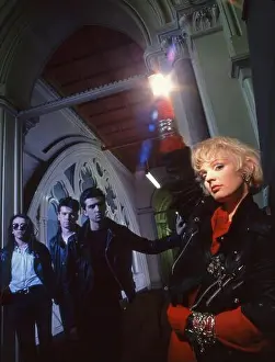 Entertainers Prints: Indie rock band The Primitives photographed at the St Pancras Hotel, London in 1988