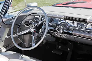 Speedometer Prints: Interior in a old american car