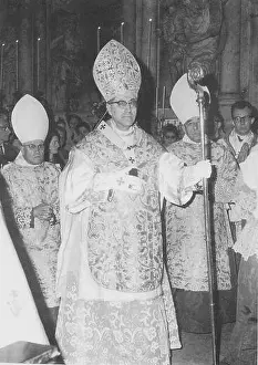 Italiano: Il Cardinale Arcivescovo di Genova Giuseppe Siri durante la messa per la canonizzazione di San Francesco Maria da Camporosso. 1962