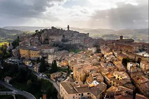 Residential Area Prints: Italy, Province of Siena, Montepulciano