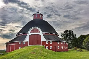 Midwest Prints: The J.H. Manchester Round Barn in New Hampshire, Ohio, USA