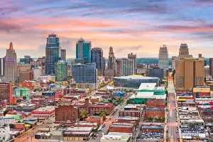 Kansas City, Missouri, USA downtown cityscape at twilight