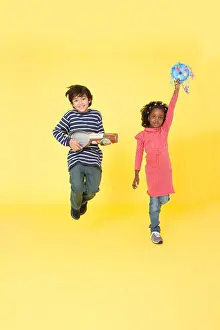 Creating Prints: Kids Playing with pretend homemade craft DIY make believe imaginary Musical Instruments