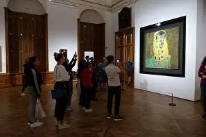 Klimt Prints: The Kiss, painting by Gustav Klimt at Belvedere Museum in Vienna