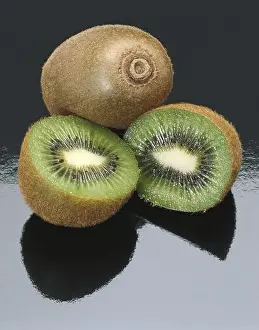 Conscious Prints: Kiwi or Chinese gooseberry half