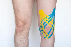 Knee Prints: Knee taping after knee surgery and meniscus replacement