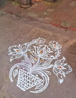 Rangoli Prints: KOLAM ART IN PONDICHERRY INDIA LIMESTONE AND RICE POWDER DESIGNS NEAR DOORWAYS IN HONOUR OF THE GODESS LAKSHMI