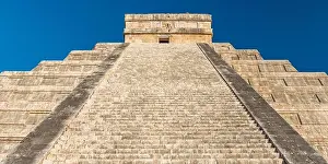 Maya Prints: Kukulkan mayan pyramid panorama, Chicken Itza, Yucatan, Mexico