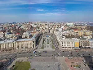 Maidan Prints: Kyiv, Ukraine - April 1, 2021: Independence square in Kyiv