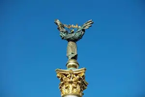Maidan Prints: Kyiv, Ukraine - October 6, 2021: Independence Monument in Kyiv. View from drone