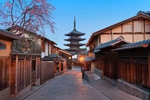 Images Dated 3rd April 2017: Kyoto, Japan springtime streets in the Higashiyama District