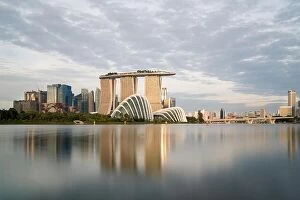 Images Dated 25th February 2017: Landscape of the Singapore financial district in Marina bay, Singapore