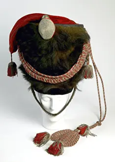 Cuff Prints: Large high booth of bear's fur from the big tambour of the militia