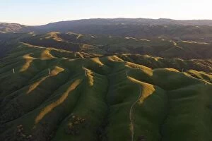 Images Dated 2nd February 2022: Late afternoon sunlight illuminates the beautiful hills and valleys found in Livermore, California