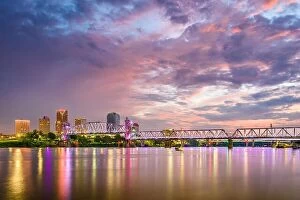 Images Dated 26th August 2017: Little Rock, Arkansas, USA skyline on the Arkansas River at dusk