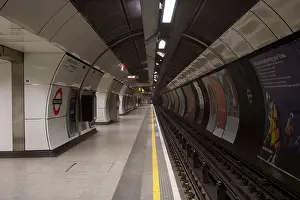 Mass Transit Prints: London Bridge Underground Station Northern Line London