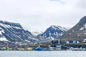 Longyearbyen Prints: Longyearbyen, Svalbard, Norway