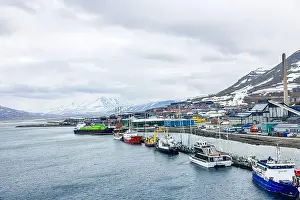 Longyearbyen Prints: Longyearbyen, Svalbard, Norway