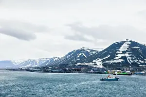 Longyearbyen Prints: Longyearbyen, Svalbard, Norway