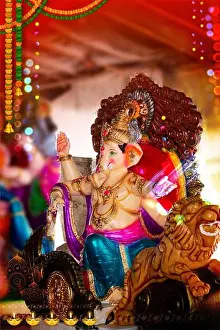 Ganapati Prints: Lord Ganpati idol statue for Happy Ganesh Chaturthi festival of India