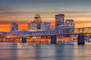 Louisville, Kentucky, USA downtown skyline at the river at dusk