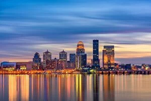 Images Dated 11th November 2017: Louisville, Kentucky, USA Skyline on the Ohio River