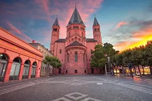 Mainz, Germany. Cityscape image of Mainz downtown with Mainz Cathedral during beautiful sunset