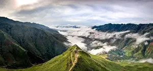 Son La Prints: The majestic of Ta Xua mountain