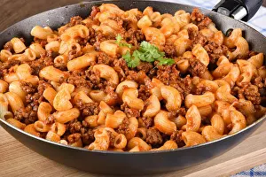 Noodles Prints: Makaroni po flotski russian national dish
