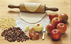 Viennese Prints: how to make a viennese apfelstrudel vienna austria strudel apple pie Rolling Pin almond splinter raisins Dough