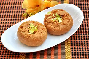 Entertain Prints: Makhan Bara (Famous Indian & Pakistani Sweet)