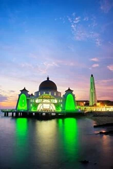 Images Dated 14th April 2016: Malacca islam mosque is beutiful islam mosque in Malacca, Malaysia