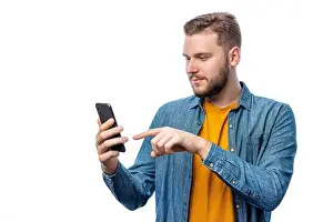 Scrolling Prints: Man scrolling smartphone