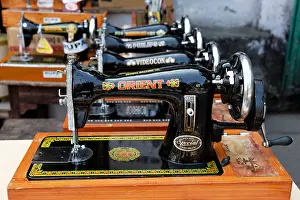 Handiwork Prints: Manually operated sewing machines