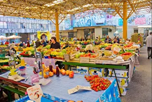Shopper Prints: Markale, outdoor market, Sarajevo, Bosnia and Herzegovina, Europe