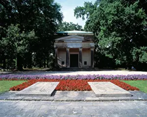 Colonnade Prints: Mausoleum im Berggarten der Herrenhaeuser Gaerten in Hannover