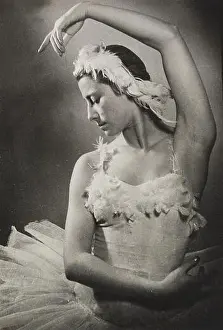 Potrait Prints: Maya Plisetskaya. Museum: © International Maya Plisetskaya and Rodion Shchedrin Foundation