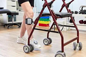 Sneakers Prints: Mechanism, Gait neurorehabilitation device for people who suffer from drop foot as a result of: Stroke (CVA)