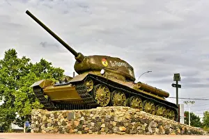 Offbeat Prints: Memorial of Glory, a T-34-85 tank that fought in WWII in Suvorov Square